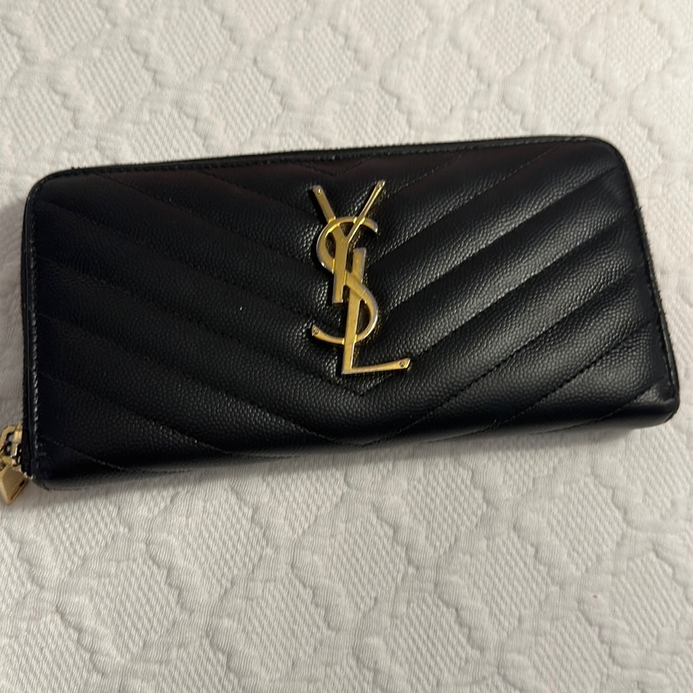 ===SOLD====YVES SAINT LAURENT Chevron Zpper Wallet